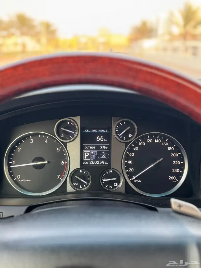لكزس LX570 فل كامل سعودي 24