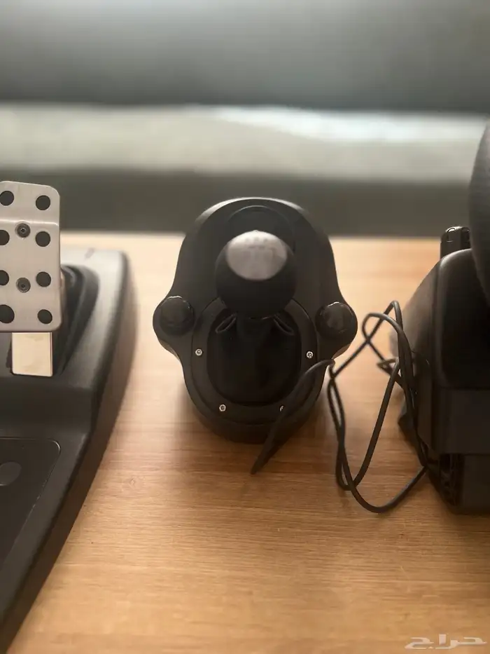 للبيع طاره ودواسه وقير قيمينق  Logitech 2