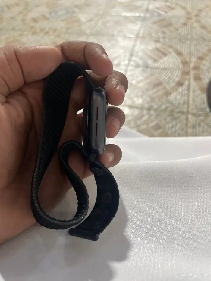 ساعه ابل الجيل السادس شحنها معاها ابغا فيها 800 قابل 2
