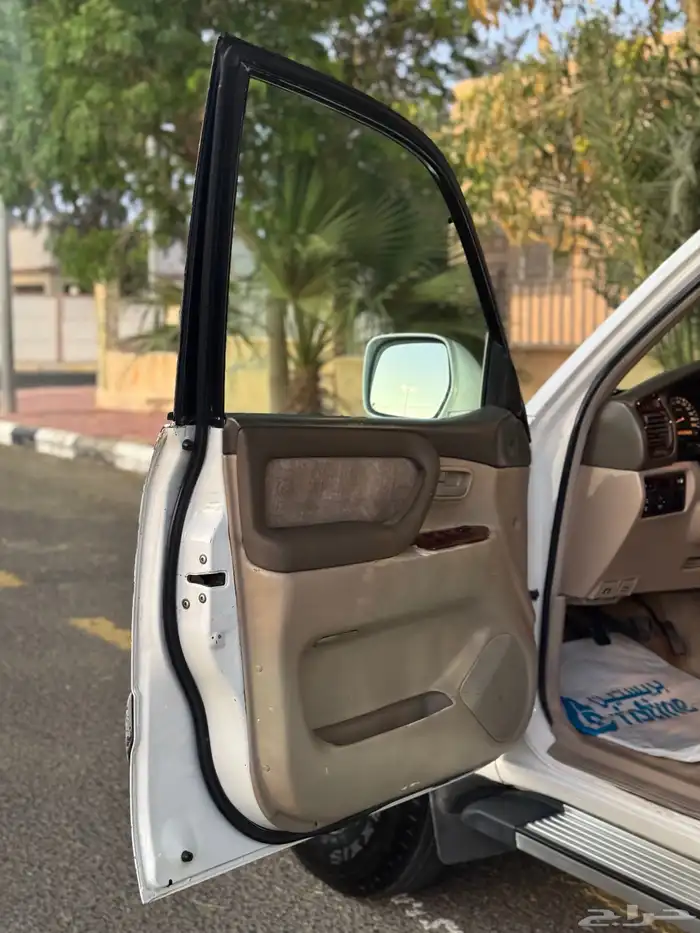 لاندكروزر في اكس ار 8v 8