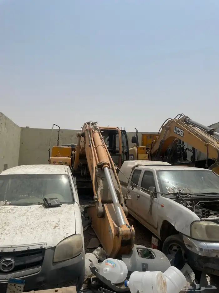 البيع على الحاله الراهنه بوكلين و2 سيارات 5