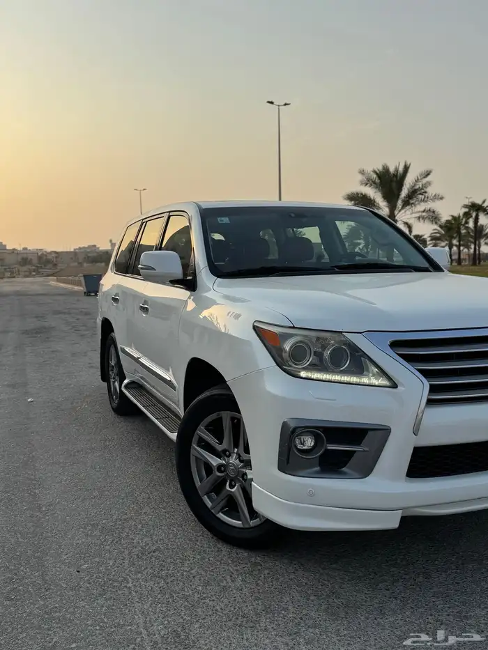 لكزس LX570 فل كامل سعودي 0