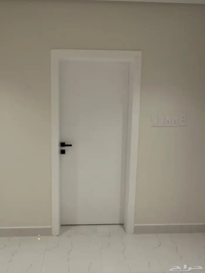 للبيع أبواب خشب 1