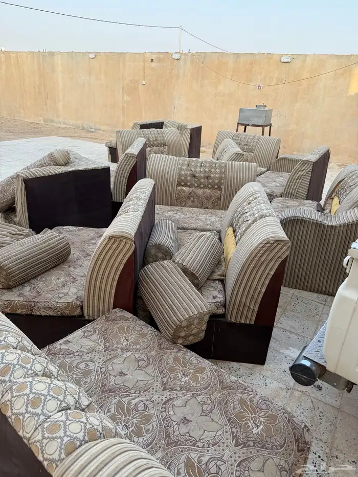 يوجد عندي كنب للبيع 5