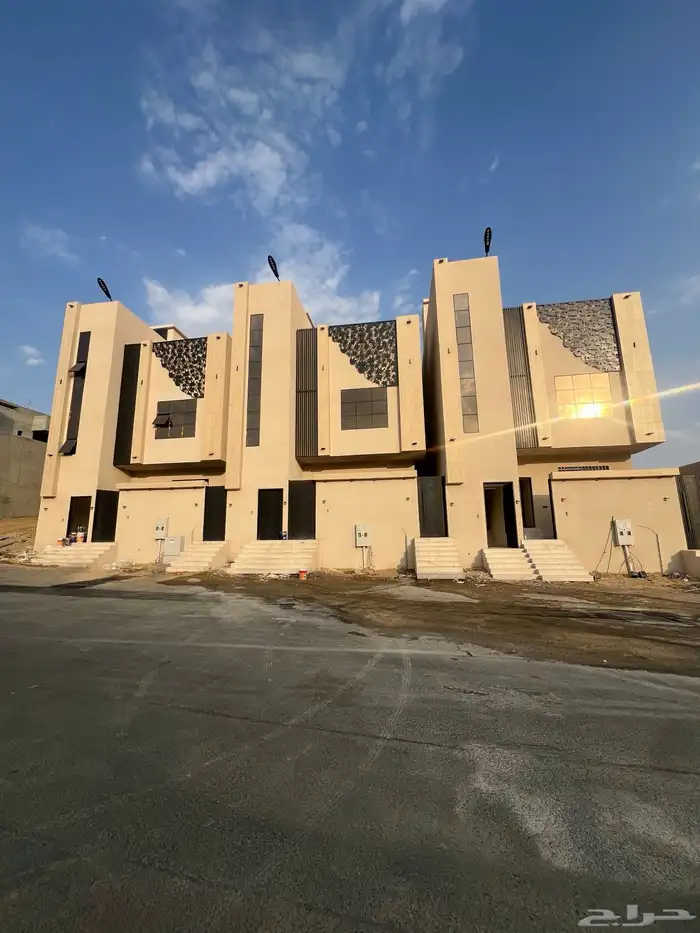 للبيع شقق وارواف بملحق فاخرة بحي النسيم قرب القاعدة الجوية 2