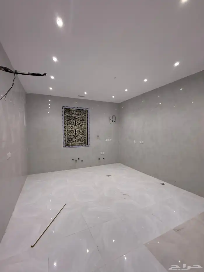 للبيع عماره دورين وملحق بحمراء الاسد 3