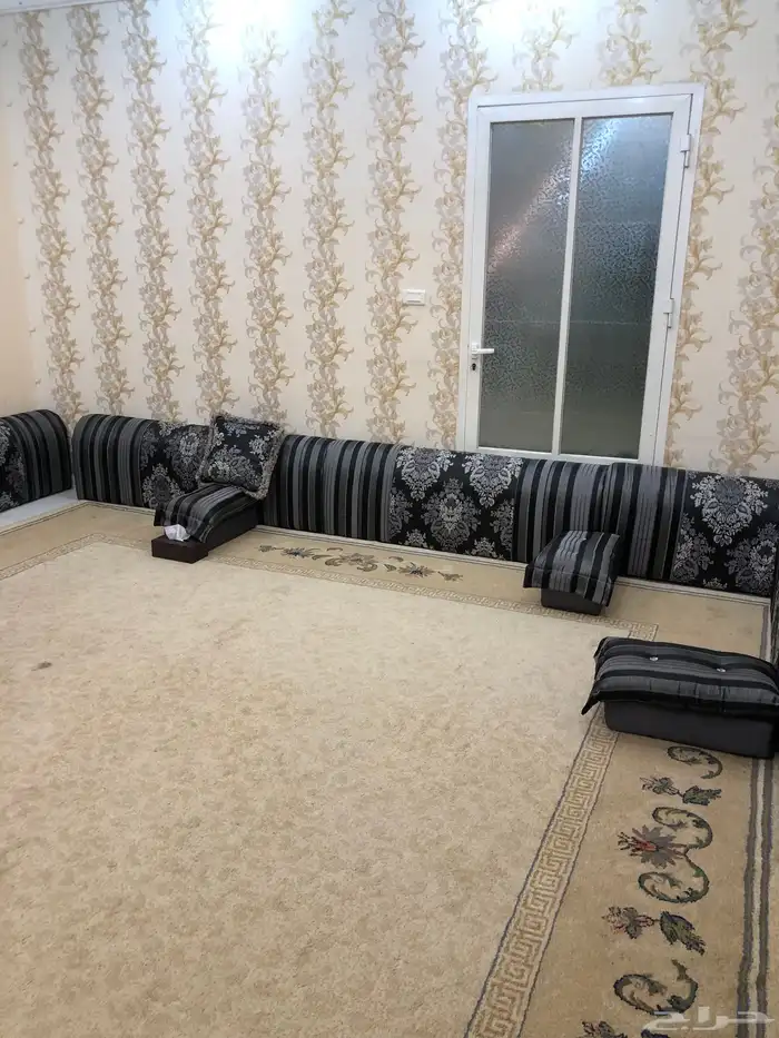 مجلس ارضي مع سجاد تركي اصلي ضمان 30 سنه 2