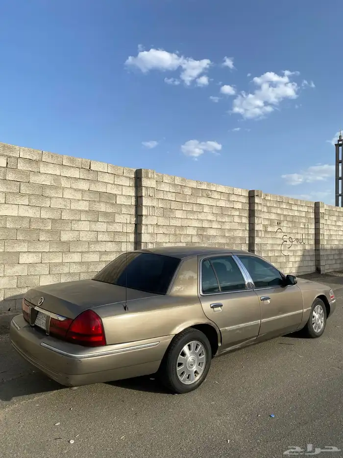 للبيع فورد ماركيز موديل 3