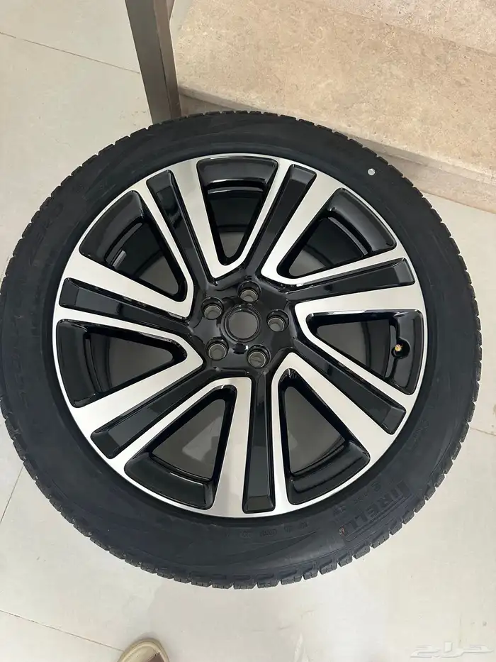 جنوط رنج روفر فئة HSE P400 وكاله 2024 1