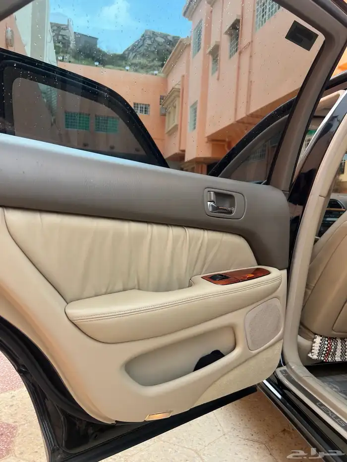 ( مباع ) لكزس LS 400 بودي وكالة 38