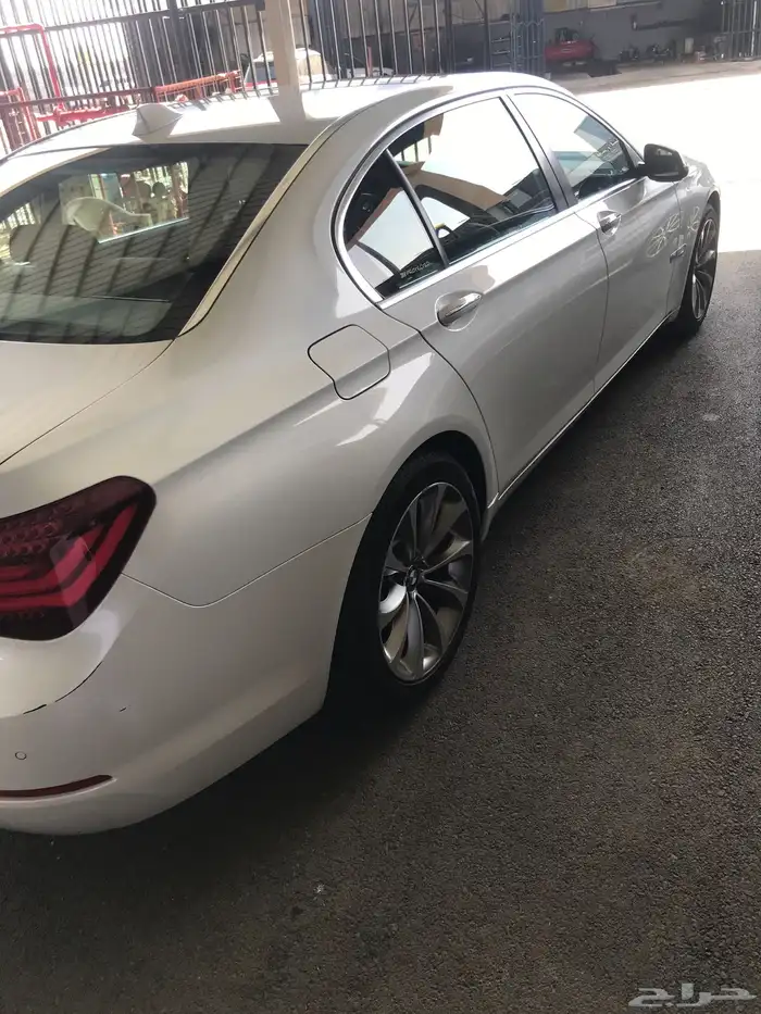 BMW 730li بي ام دبليو موديل 2015 9