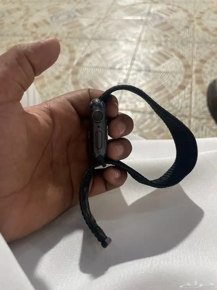 ساعه ابل الجيل السادس شحنها معاها ابغا فيها 800 قابل 3