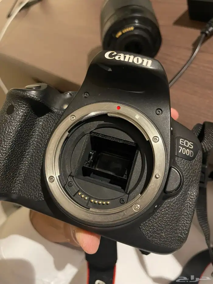 كاميرا كانون D700 وملحقاتها 2