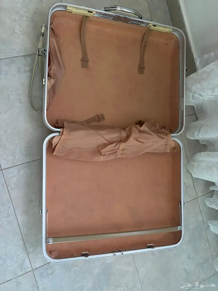 شنط سفر قديمة 2
