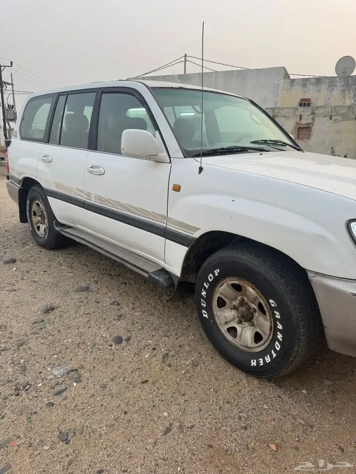 لاندكروزر 2000 3