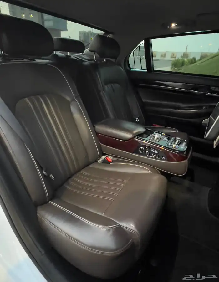 جينسس G90 2018 رويال V8 43