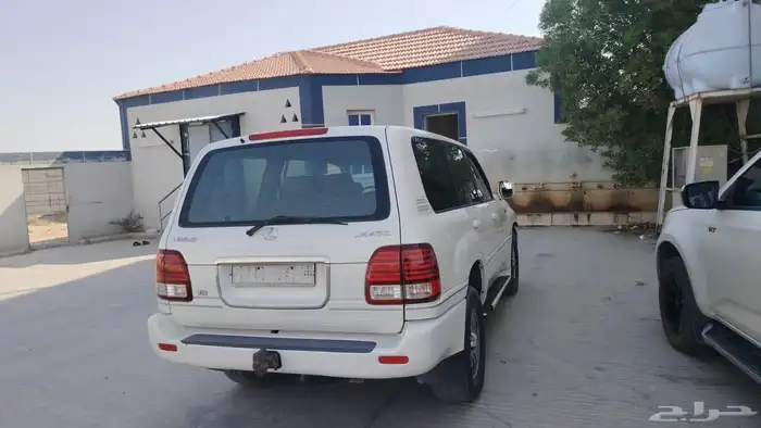 للبيع جيب لكزس 2001 2