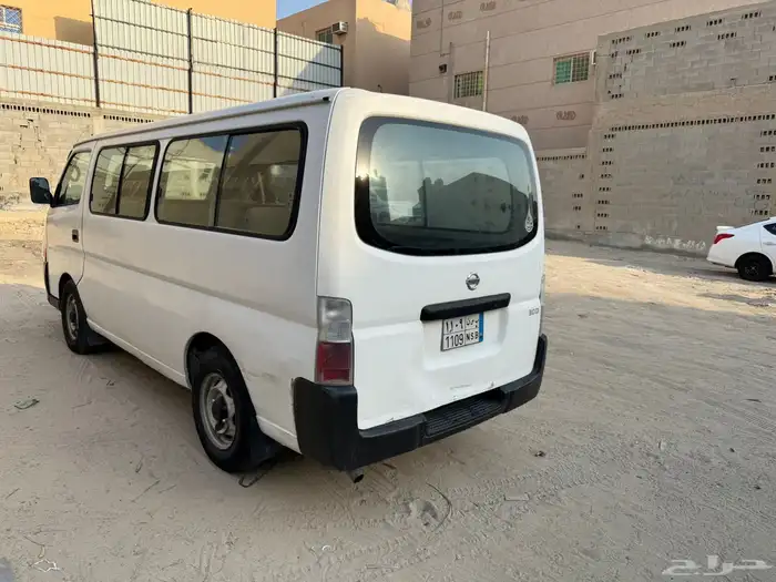 باص نيسان ديزل2010 0