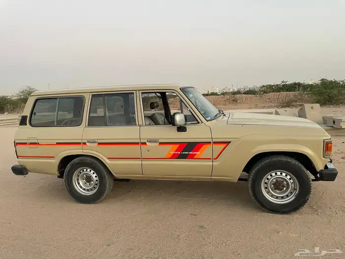 لاندكروزر 82 نظيف مجدد مفحوص جاهز لكل شيء 3