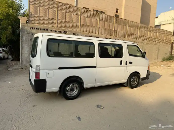 باص نيسان ديزل2010 1