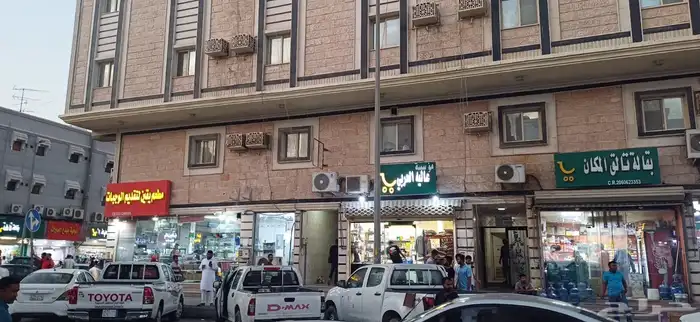 للبيع عمارة تجارية زاوية في الثقبة منطقة حيوية 4