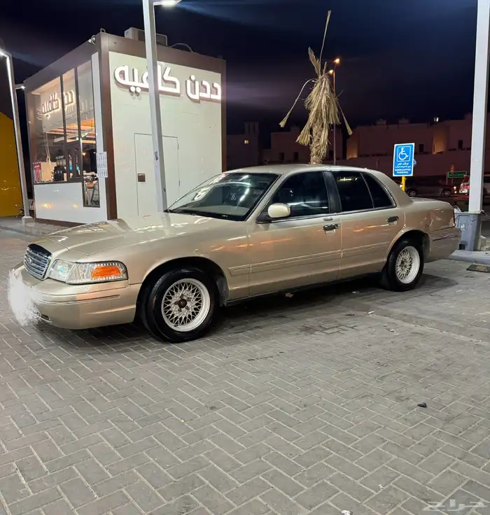 فورد فكتوريا موديل 2000 مرشوش كامل 38