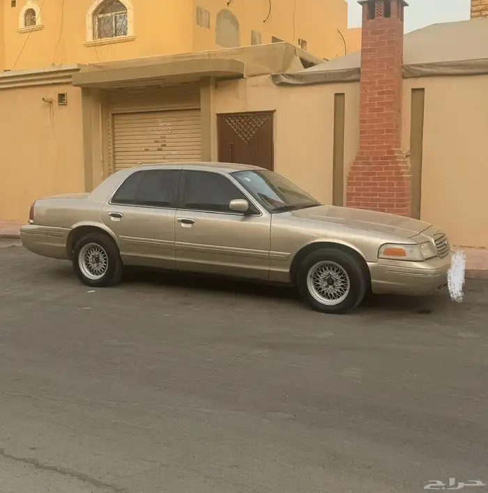 فورد فكتوريا موديل 2000 مرشوش كامل 15