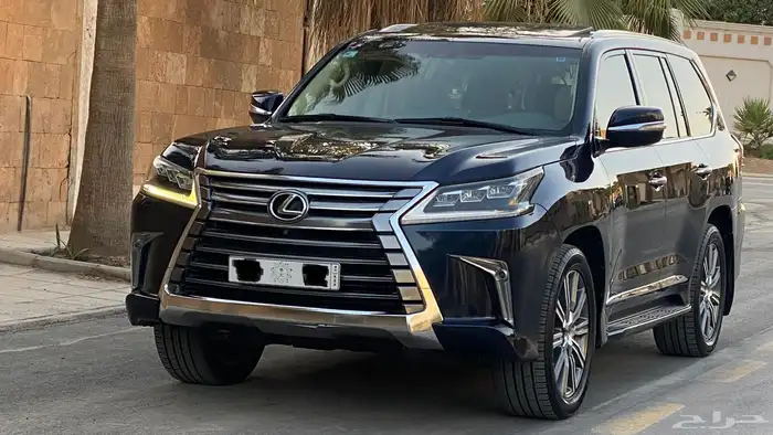 لكزس LX570 عداد قليل 2017 بحالة الوكالة 1