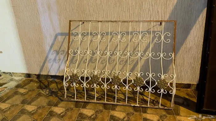 شباك المنيوم للبيع مع كامل اغراضة 0