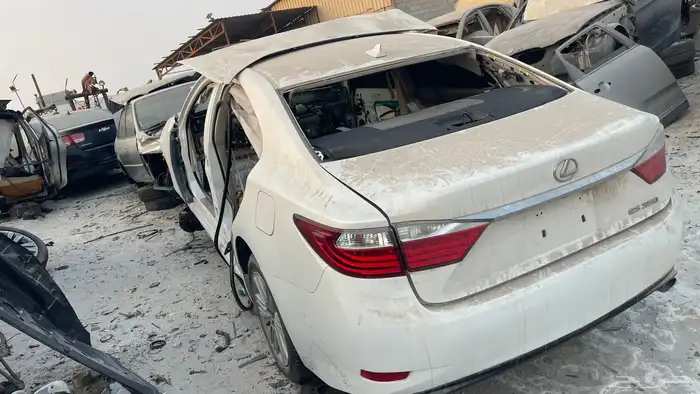 لكزس es 2015 قطع غيار في البحرين 0
