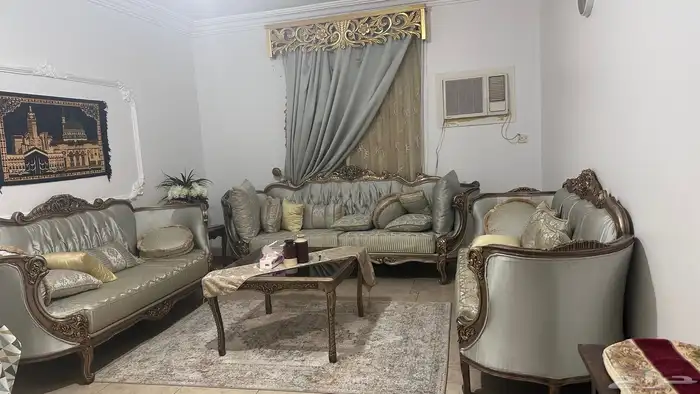 كنبة 11 مقعد مع ملحقاتها للبيع 0