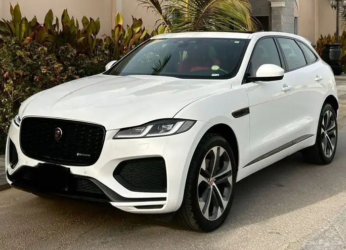 جاكوار F-Pace ار داينمك 2023 على الضمان والصيانه 0