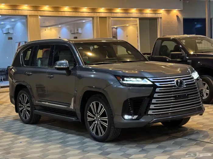 لكزس LX600 BBلون رمادي وارد الساير جديد 2
