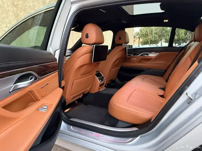 بي ام دبليو 730 Li 2020 25