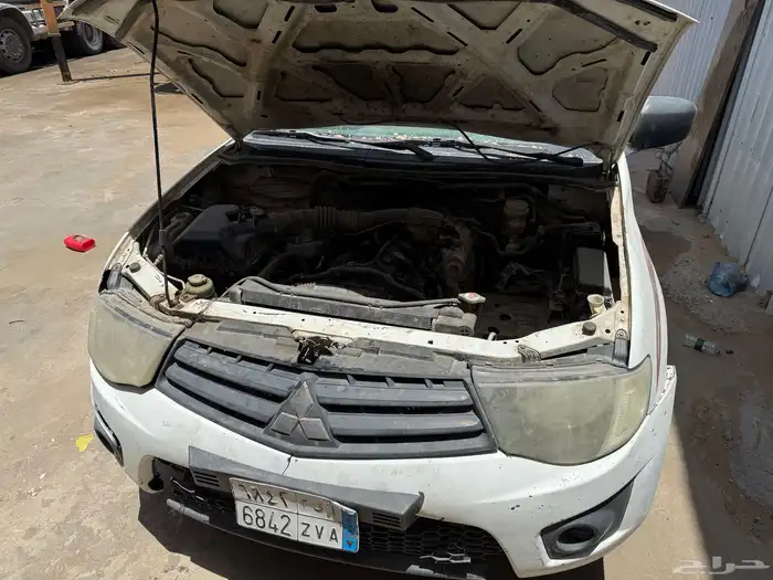 ميتسوبيشي L200 قير عادي ( بنزين ) 2015 4