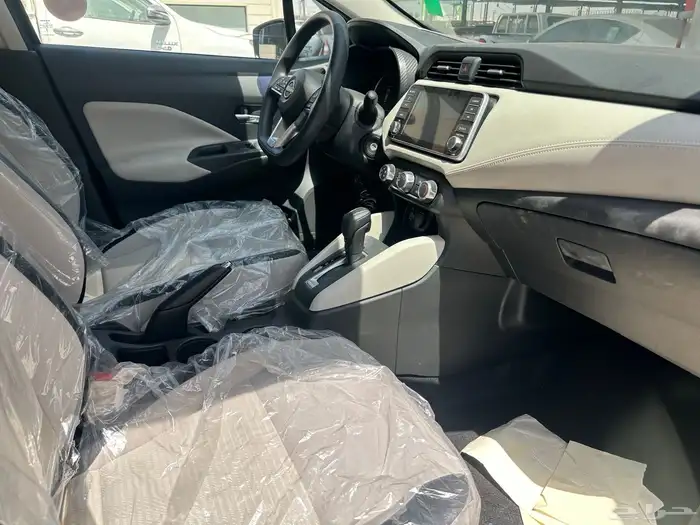 نيسان صني نص فل اللون رمادي موديل 2024 20