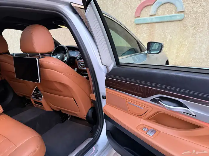 بي ام دبليو 730 Li 2020 37