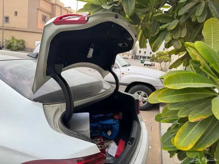 ازيرا 2019 مصدوم للبيع على حالته الراهنه 7