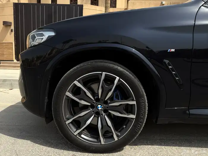 bmw x4 mkit 2023 وارد الناغي تحت الضمان 8