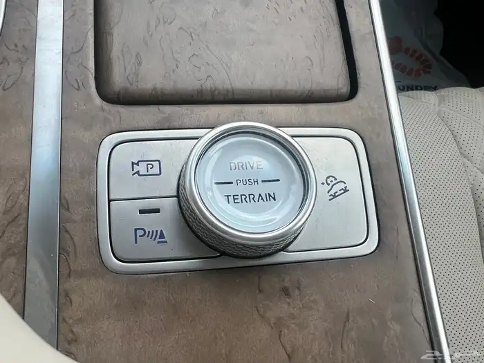 جنسس 2023 رويال GV80 سعودي V6 شبه اصفار 21