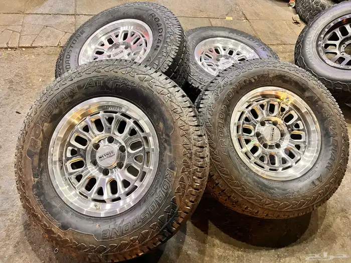 جنوط نيكل فرد f150 مع كفرات ردستون مقاس 285 70 17 0