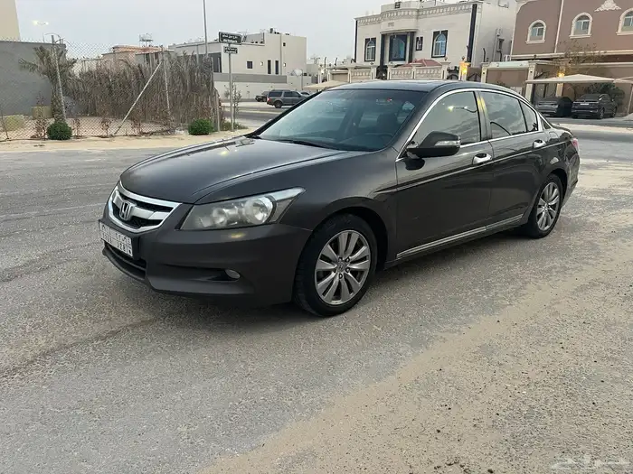 للبيع هوندا اكورد 2012 1