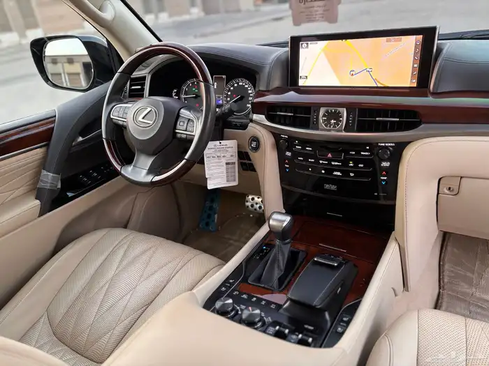 لكزس LX570s اسبورت موديل2020 25