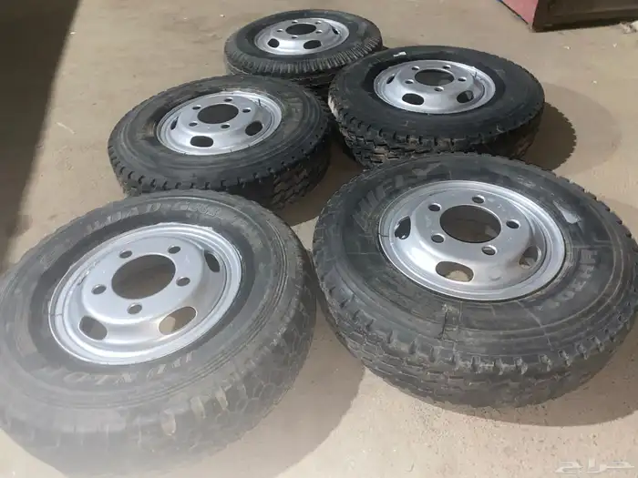 للبيع 5 كفرات مع جنوط 1