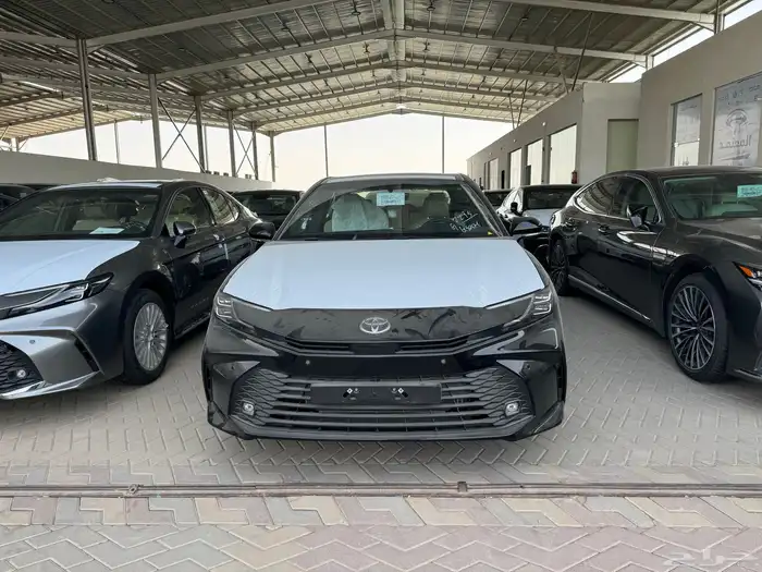 كامري (2025) LE سعودي لون اسود 4