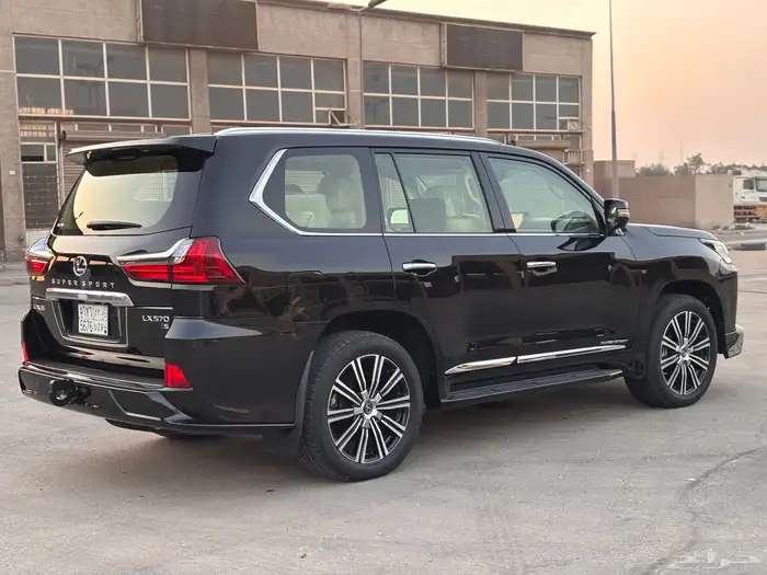 لكزس LX570s اسبورت موديل2020 7