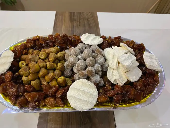 صواني تمر مشكل واهرمات تمر محشي 0