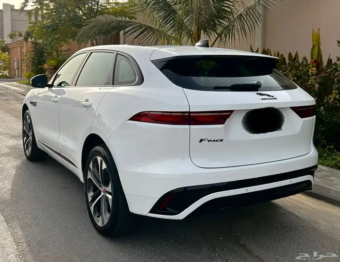 جاكوار F-Pace ار داينمك 2023 على الضمان والصيانه 5