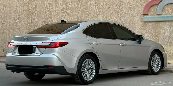 كامري 2025 هيبرد LE 16