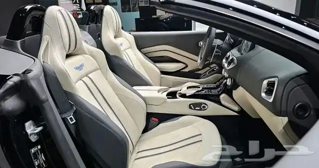 Austin Martin Vantige 2nd Generation 4.0 V8 Roadster 2024 12